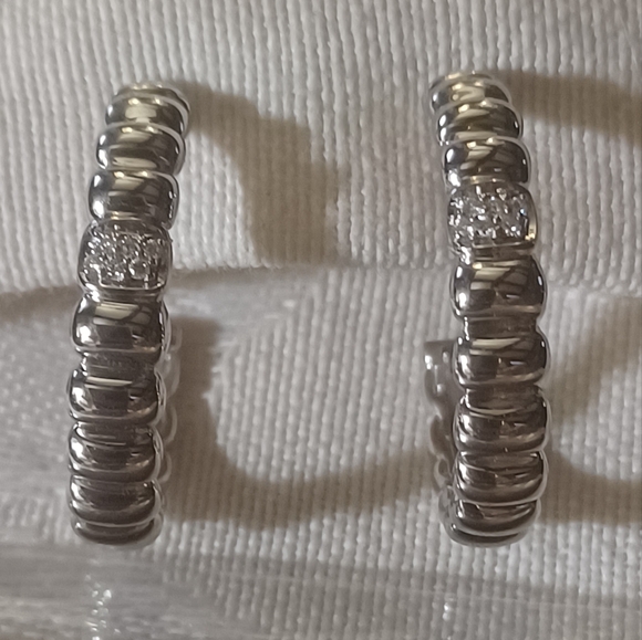 John Hardy Jewelry - NWT, John Hardy Bedeg Diamond Pave Small Hoop Earrings, SS